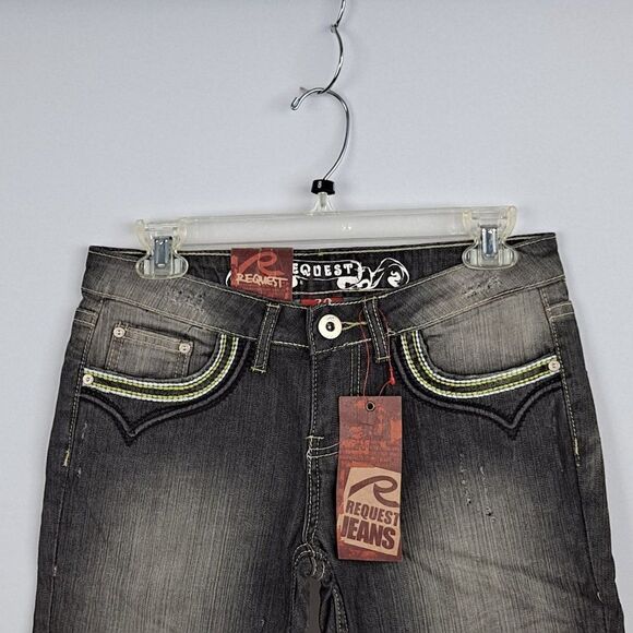 Request Juniors Capris NWT - Picture 2 of 9